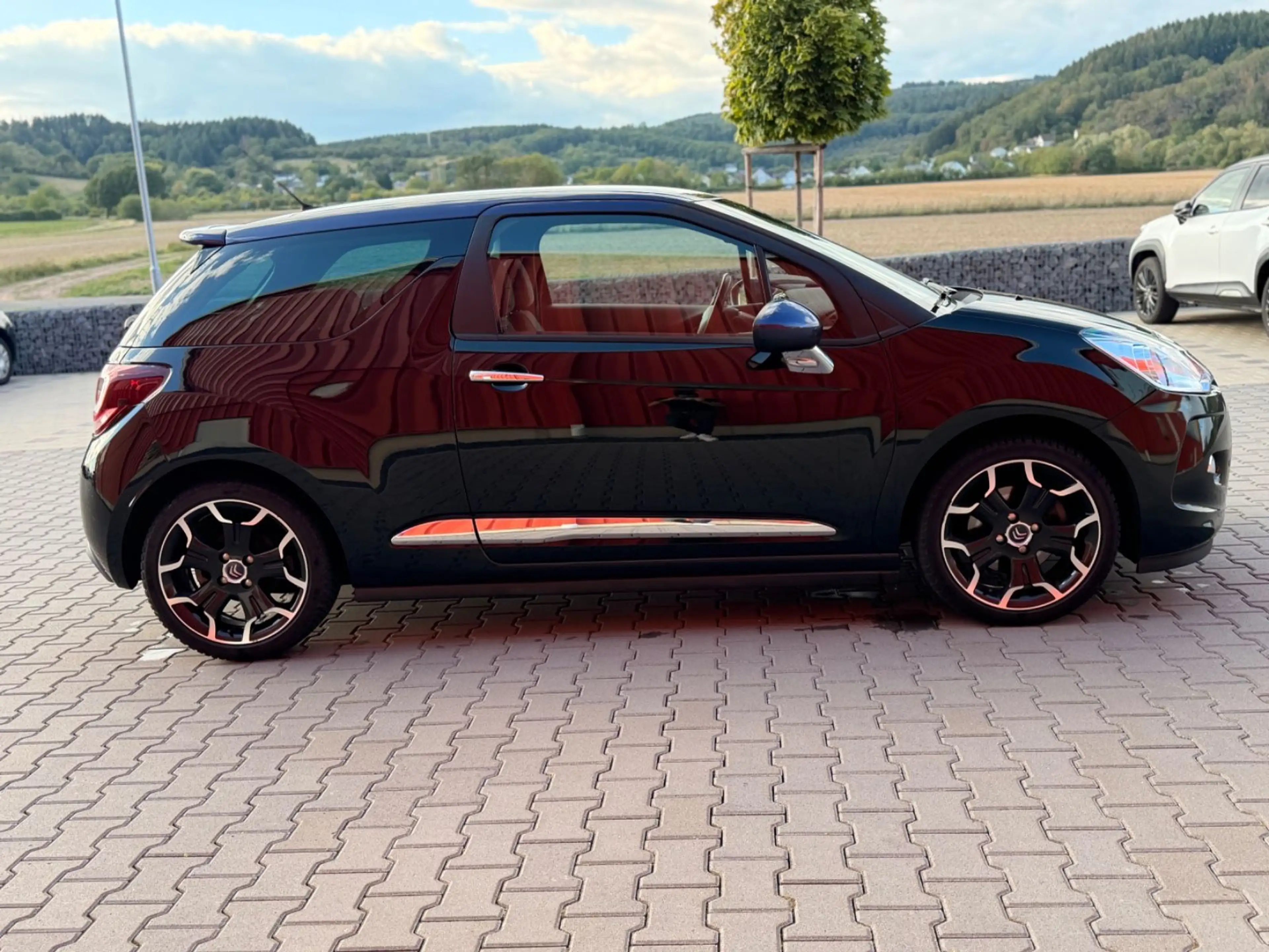Citroen DS3 SportChic Tempomat LED Sportsitze Garantie — photo 7