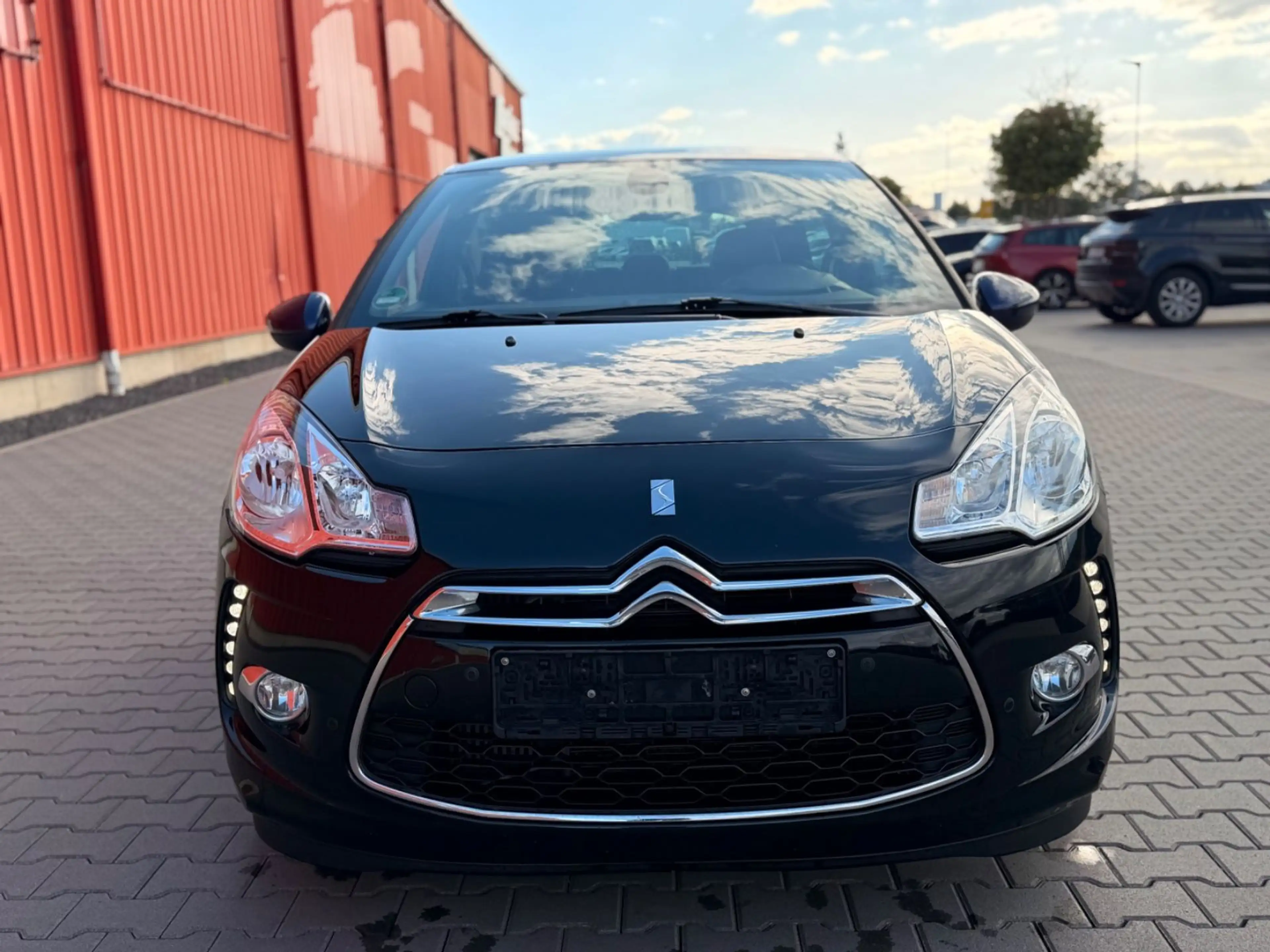 Citroen DS3 SportChic Tempomat LED Sportsitze Garantie — photo 9