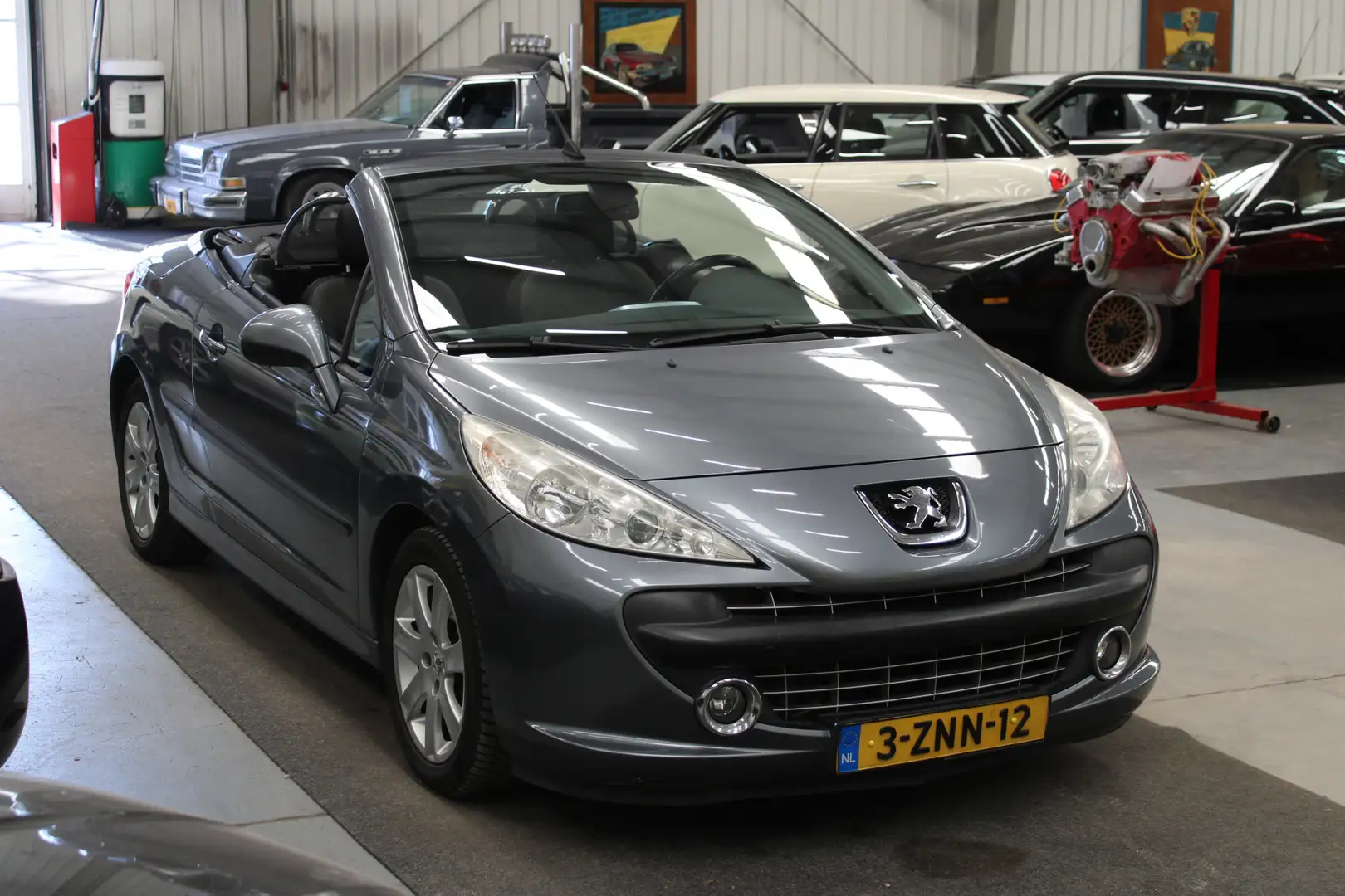 Peugeot 207 CC 1.6 VTi Automaat Airco, Isofix, Stuurbekrachtig Grijs - 2