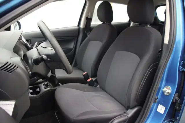 Mitsubishi Space Star view 8