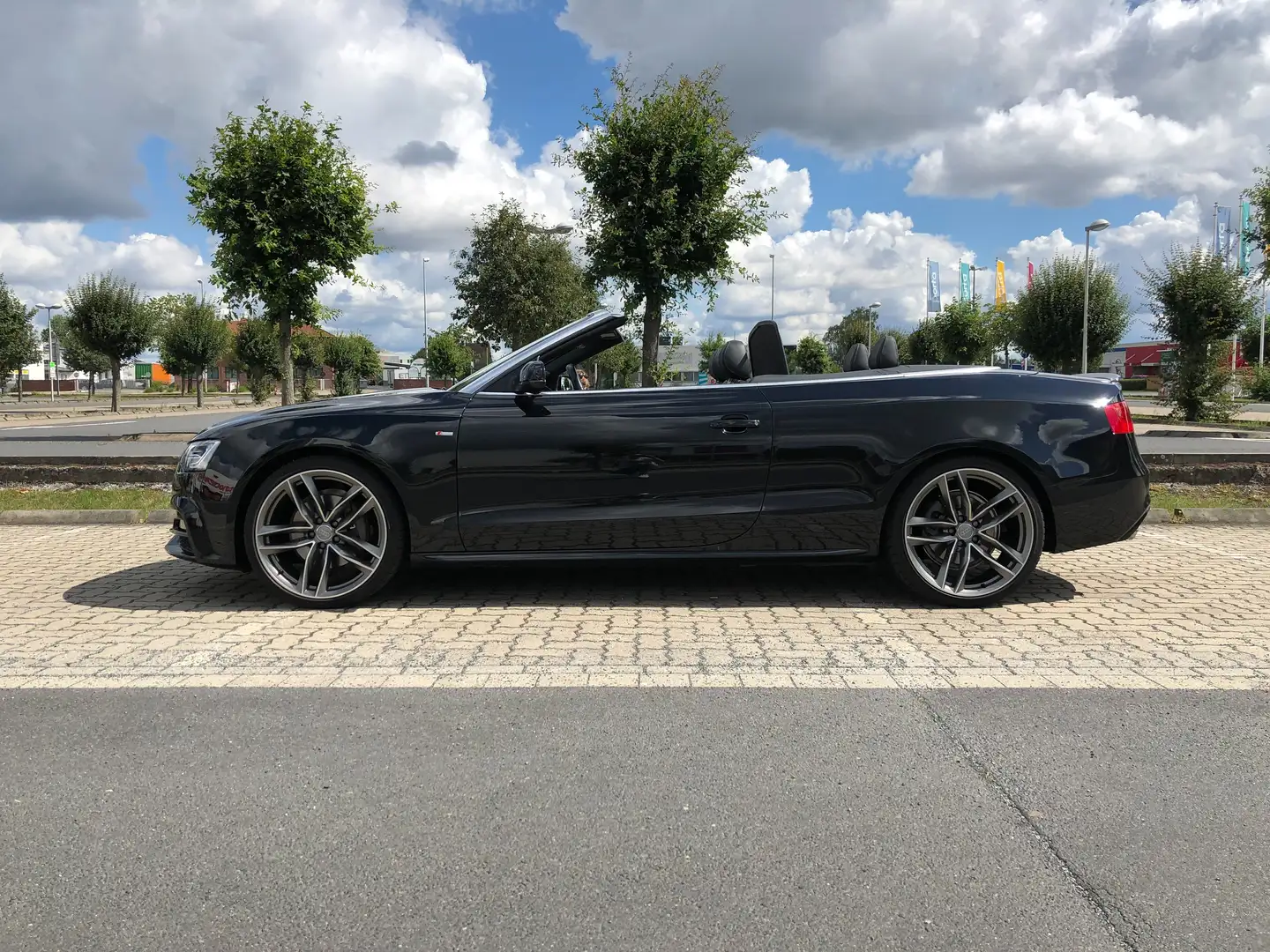 Audi A5 A5 Cabrio 2.0 TFSI quattro S tronic, B&O, S-Line Schwarz - 2