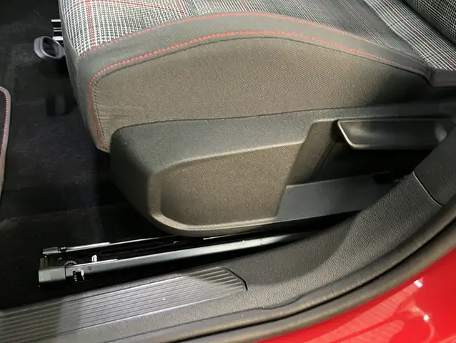 Volkswagen Golf view 8