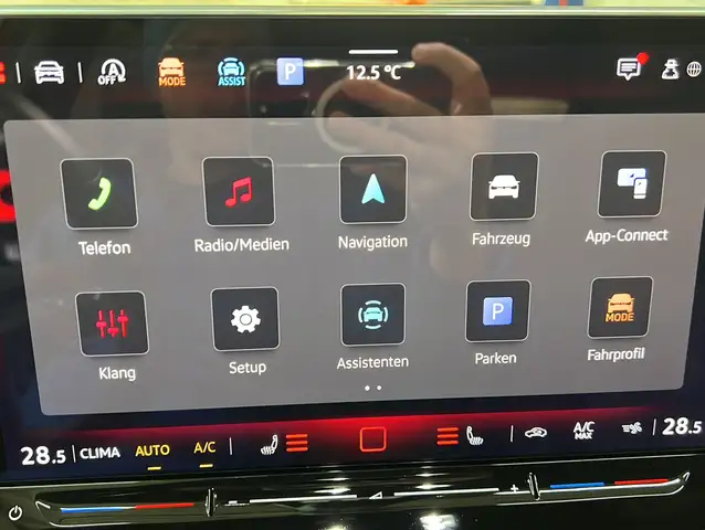 Volkswagen Golf view 13