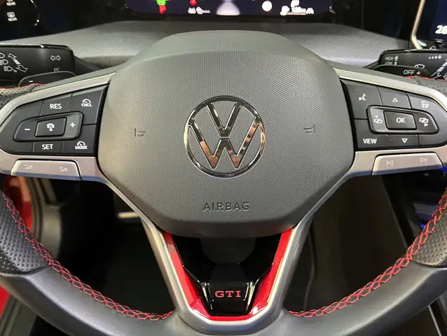 Volkswagen Golf view 9