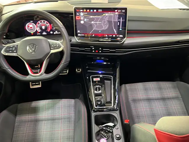 Volkswagen Golf view 3