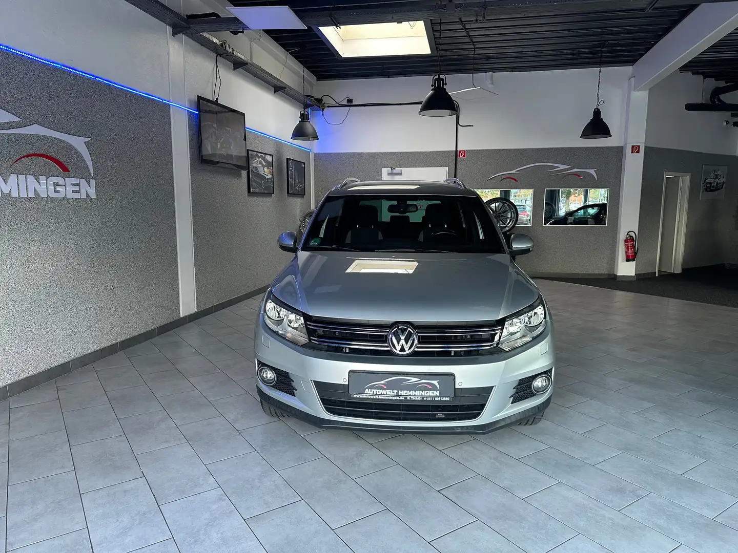 Volkswagen Tiguan 2.0 Life 4Motion*12M.Garantie*Finanzierung* Silber - 2