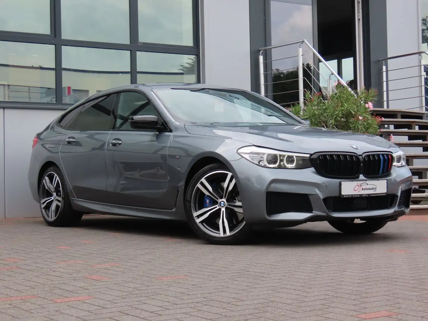 BMW 640 640i Gran Turismo Autom. Pano 360° //M-Sport Modrá - 1