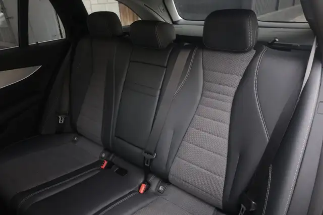 Mercedes-Benz E-Class view 3