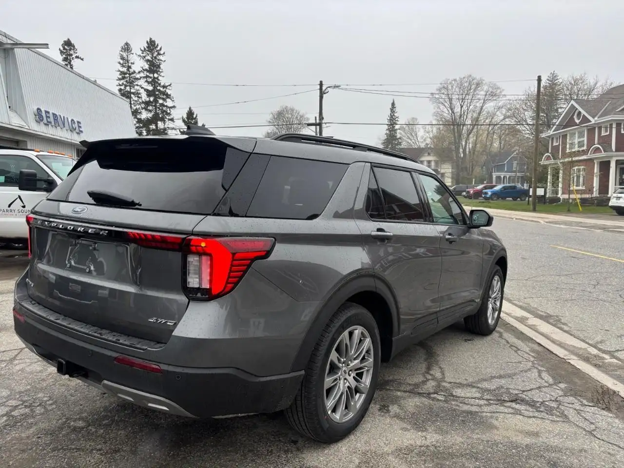Ford Explorer снимка Ford Explorer