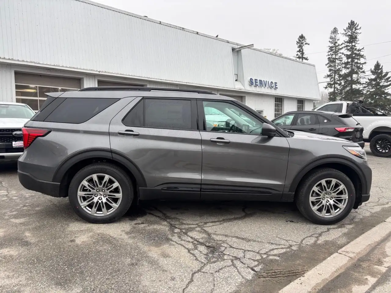 Ford Explorer снимка Ford Explorer