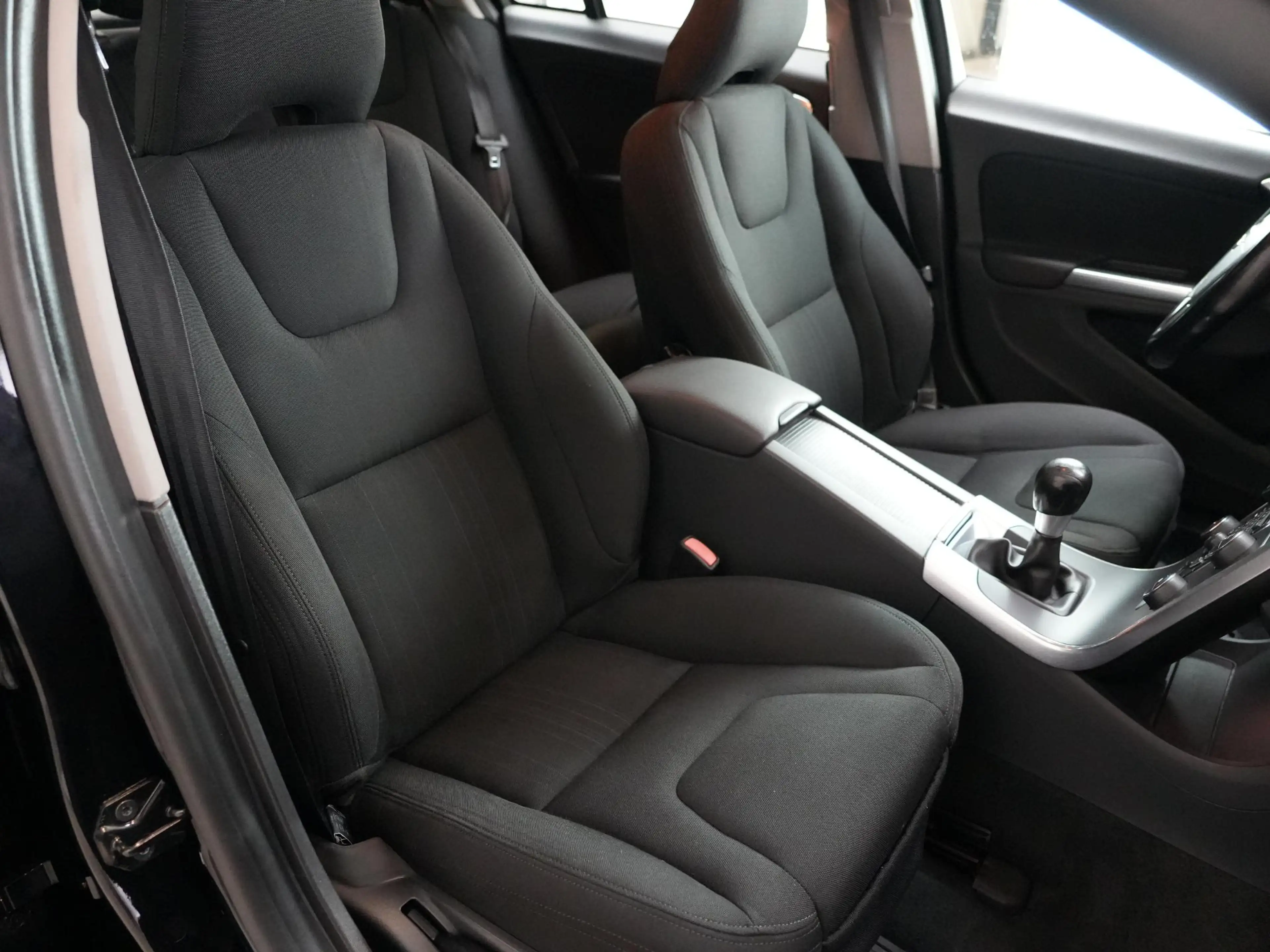 Volvo S60 1.6 T3 Kinetic ✅All Season✅Navi✅Clima✅Parkeersens✅ — photo 5