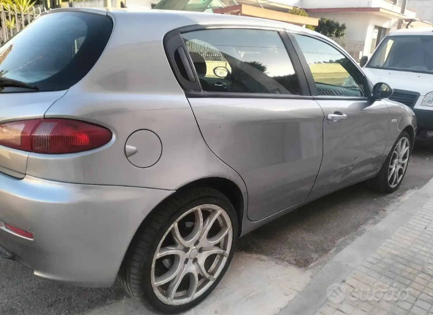 Alfa Romeo 147 5p 1.9 jtd Collezione 120cv - 2
