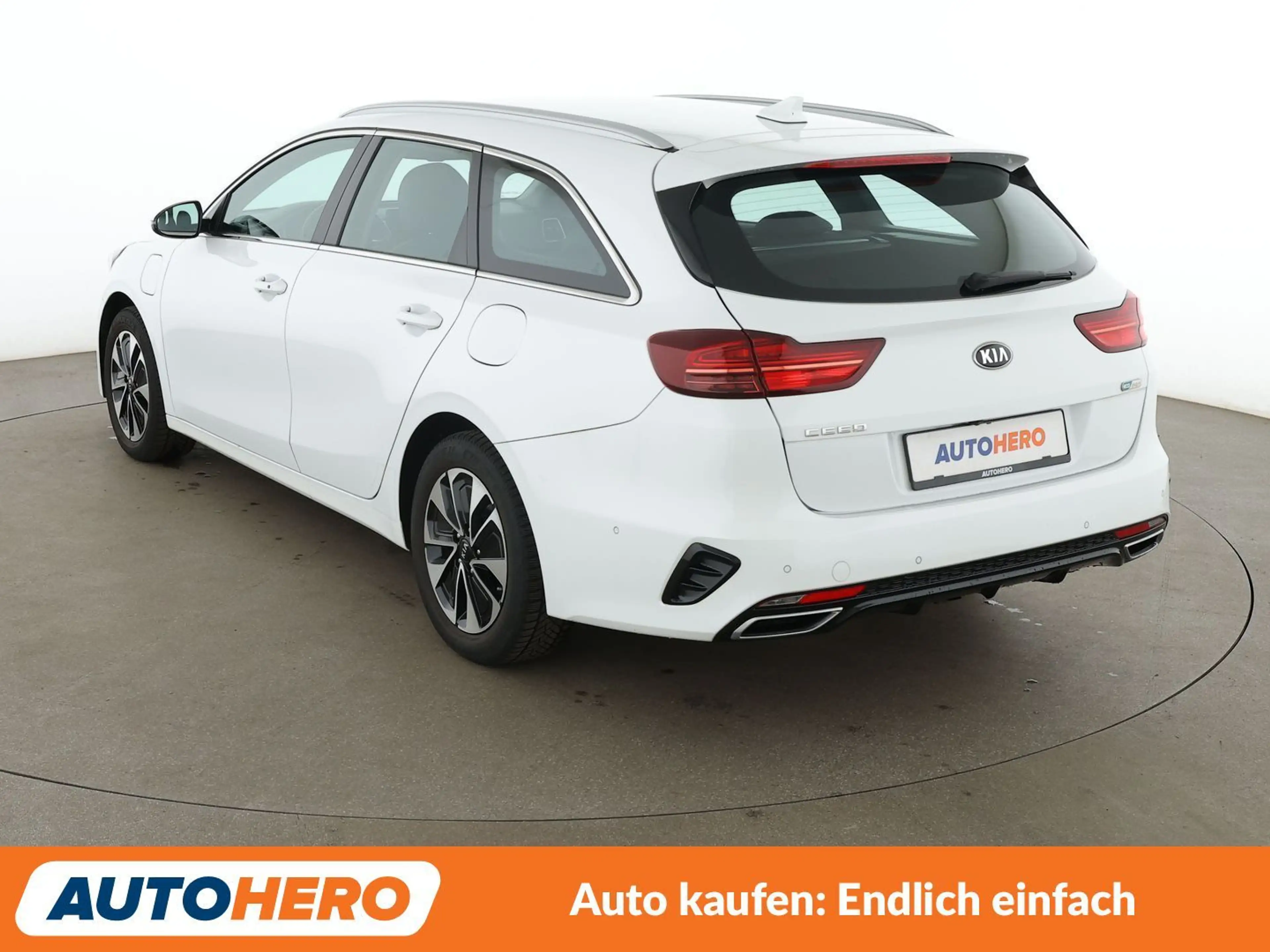 Kia Ceed / cee'd 1.6 Plug-in Hybrid Spirit Aut.*NAVI*LED*ACC*CAM* — photo 4