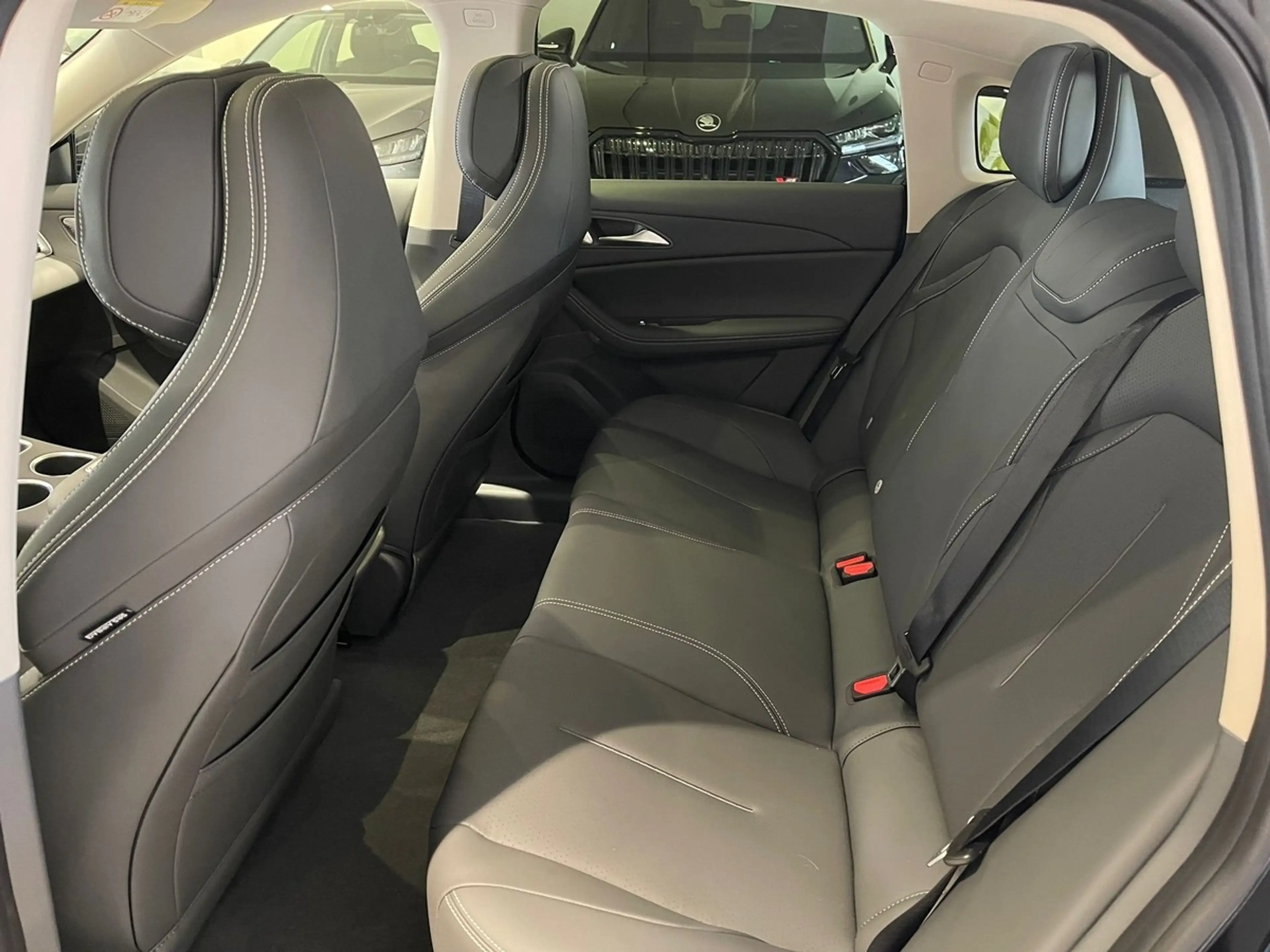 DFM Forthing 7 REEV 1.5l PANO 360° Sitzbelüftung sofort — photo 8