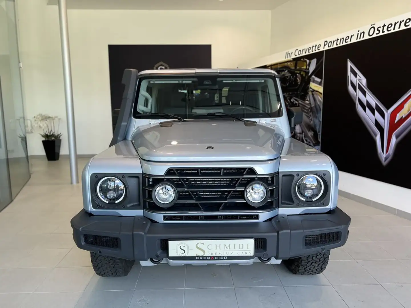 Ineos Grenadier Station Wagon Trailmaster Silber - 2