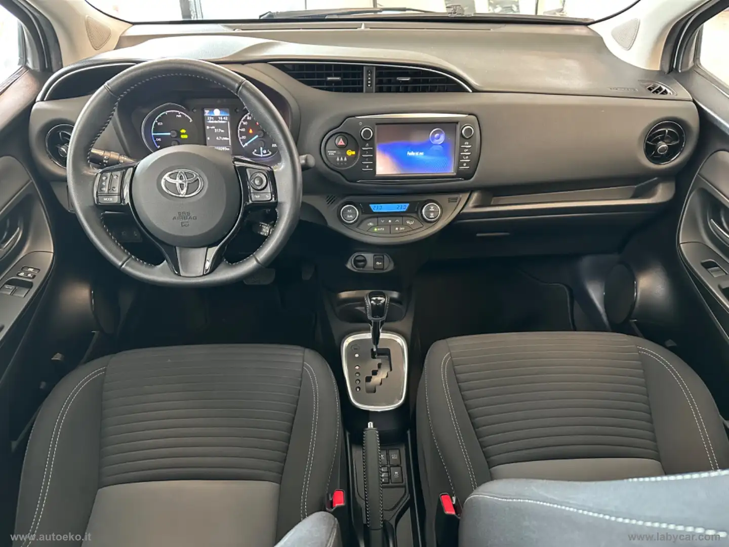 Toyota Yaris 1.5 Hybrid 5p. Trend White Ed. DANNI GRANDINE Bianco - 2