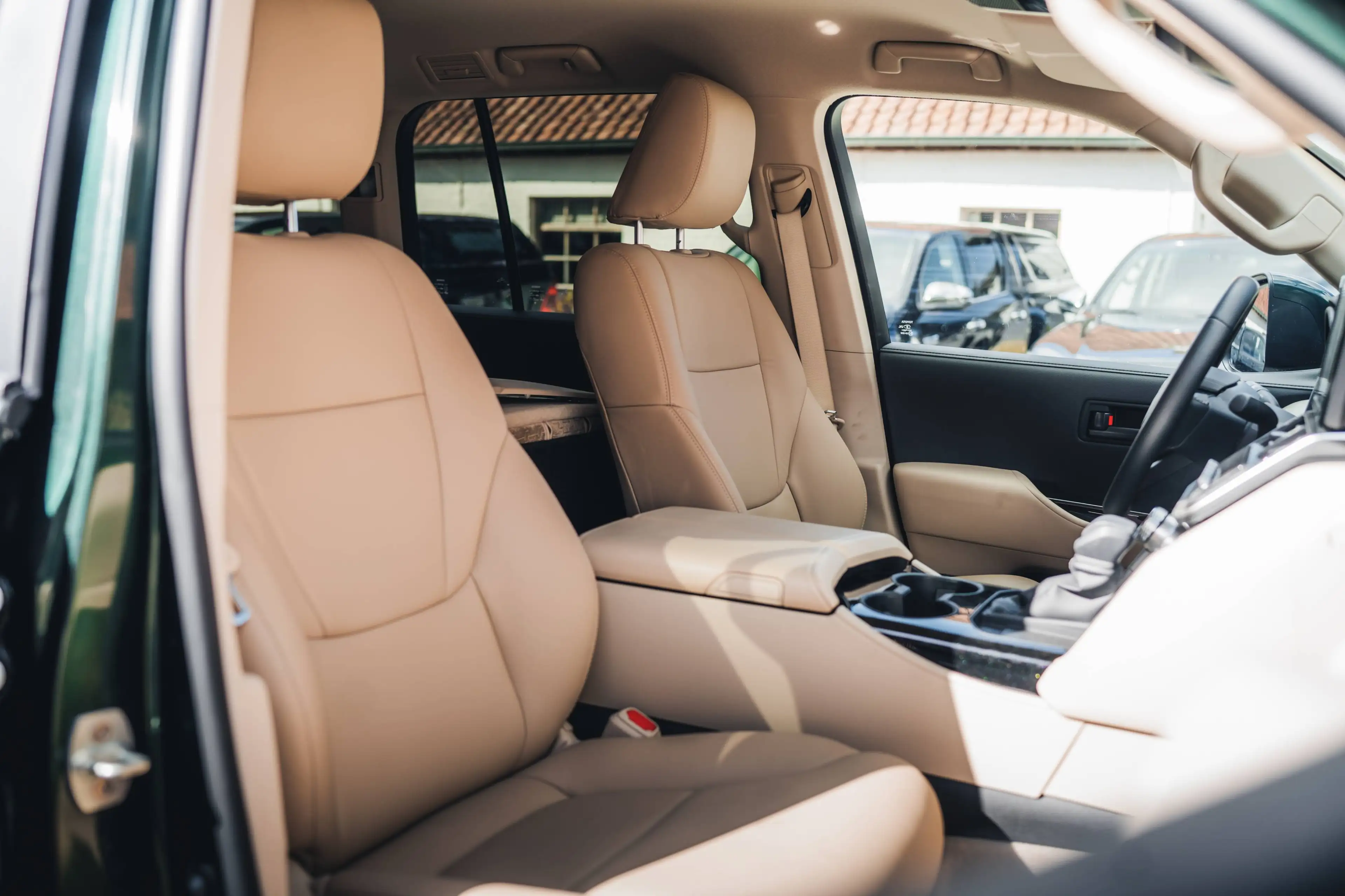Toyota Land Cruiser 300 met Belgische registratie eu conformity — photo 8