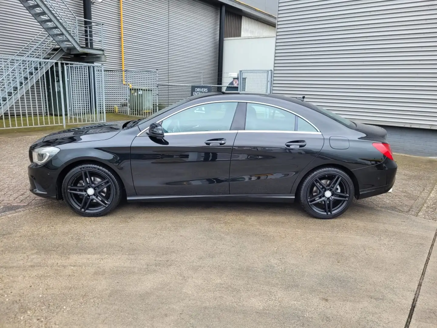 Mercedes-Benz CLA 200 Ambition trekhaak afneembaar Zwart - 2