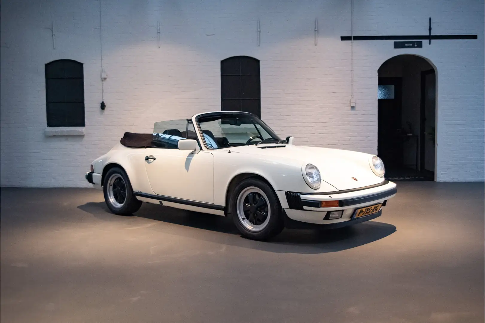 Porsche 911 3.2 Carrera cabrio Fully matching number and highl Wit - 1