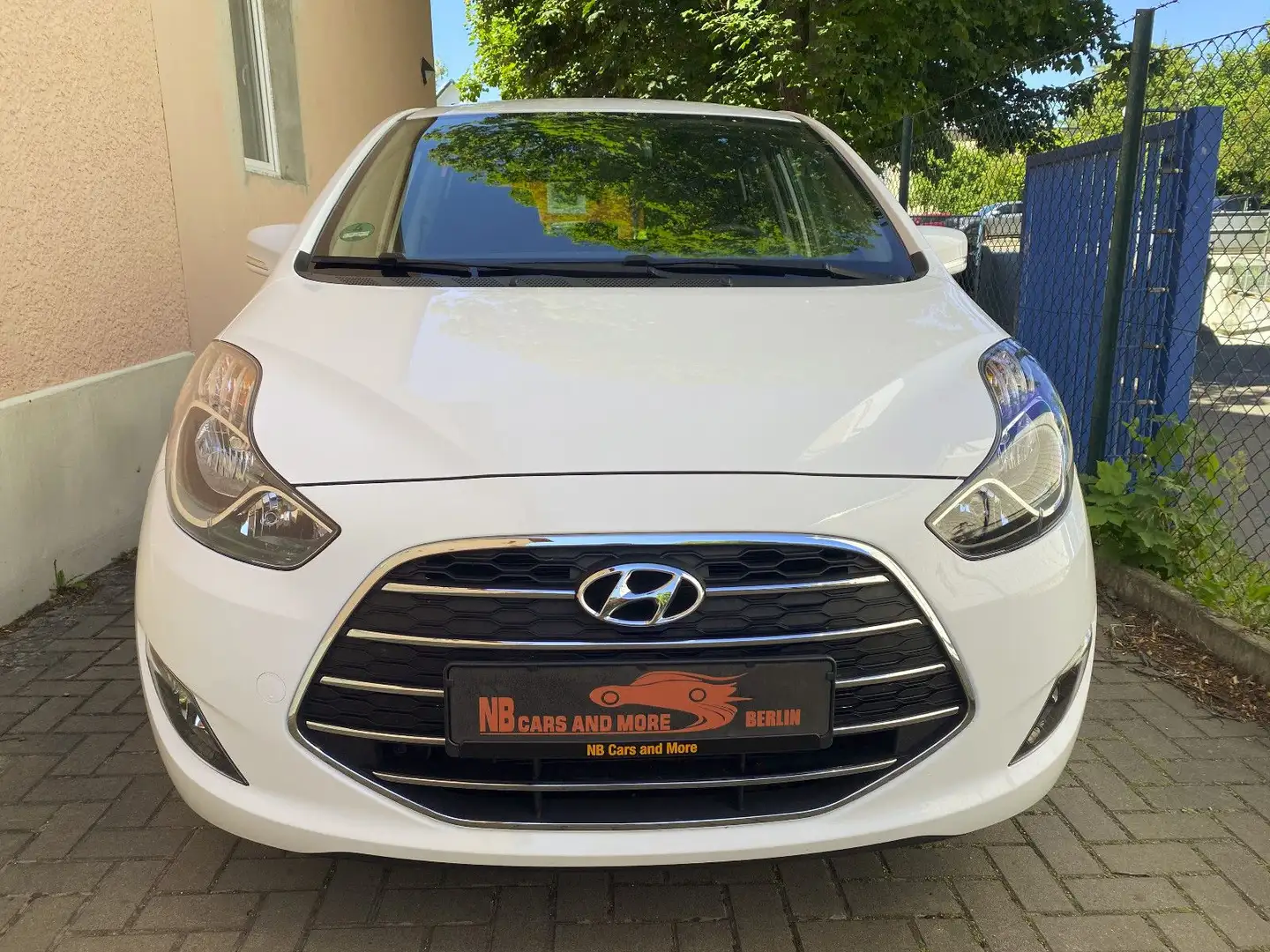 Hyundai iX20 Space Plus, Automatik, R-Cam, Navi!!! Weiß - 2