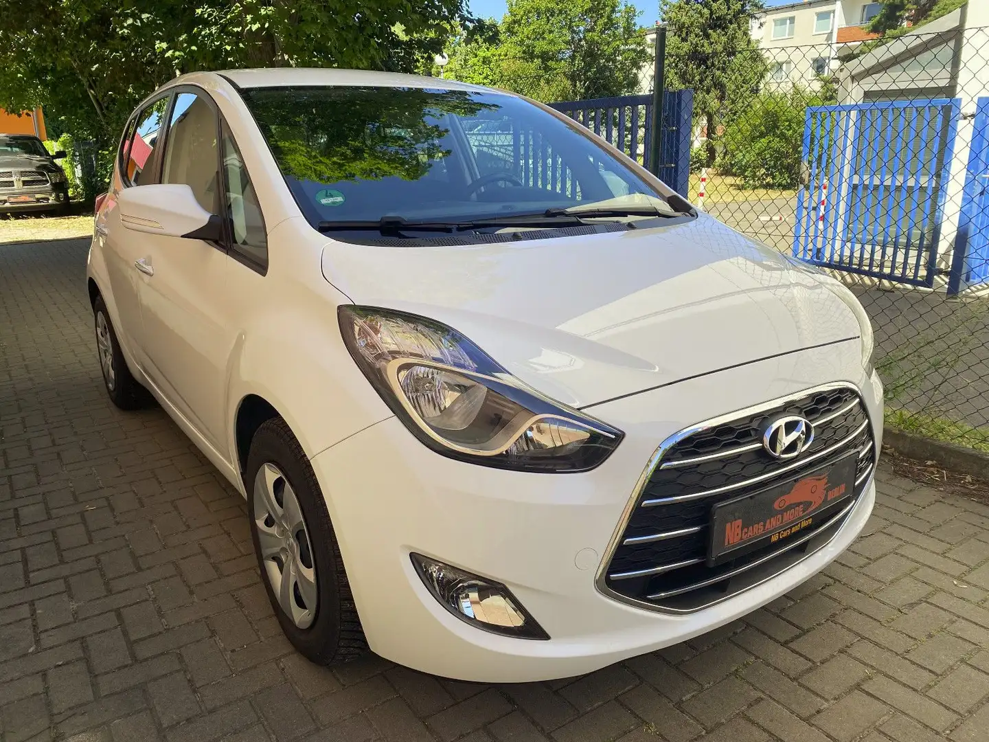 Hyundai iX20 Space Plus, Automatik, R-Cam, Navi!!! Weiß - 1