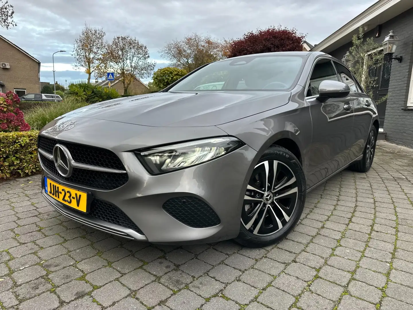 Mercedes-Benz A 200 Lim. BTW, Memory, 1e Eigenaar Gris - 1
