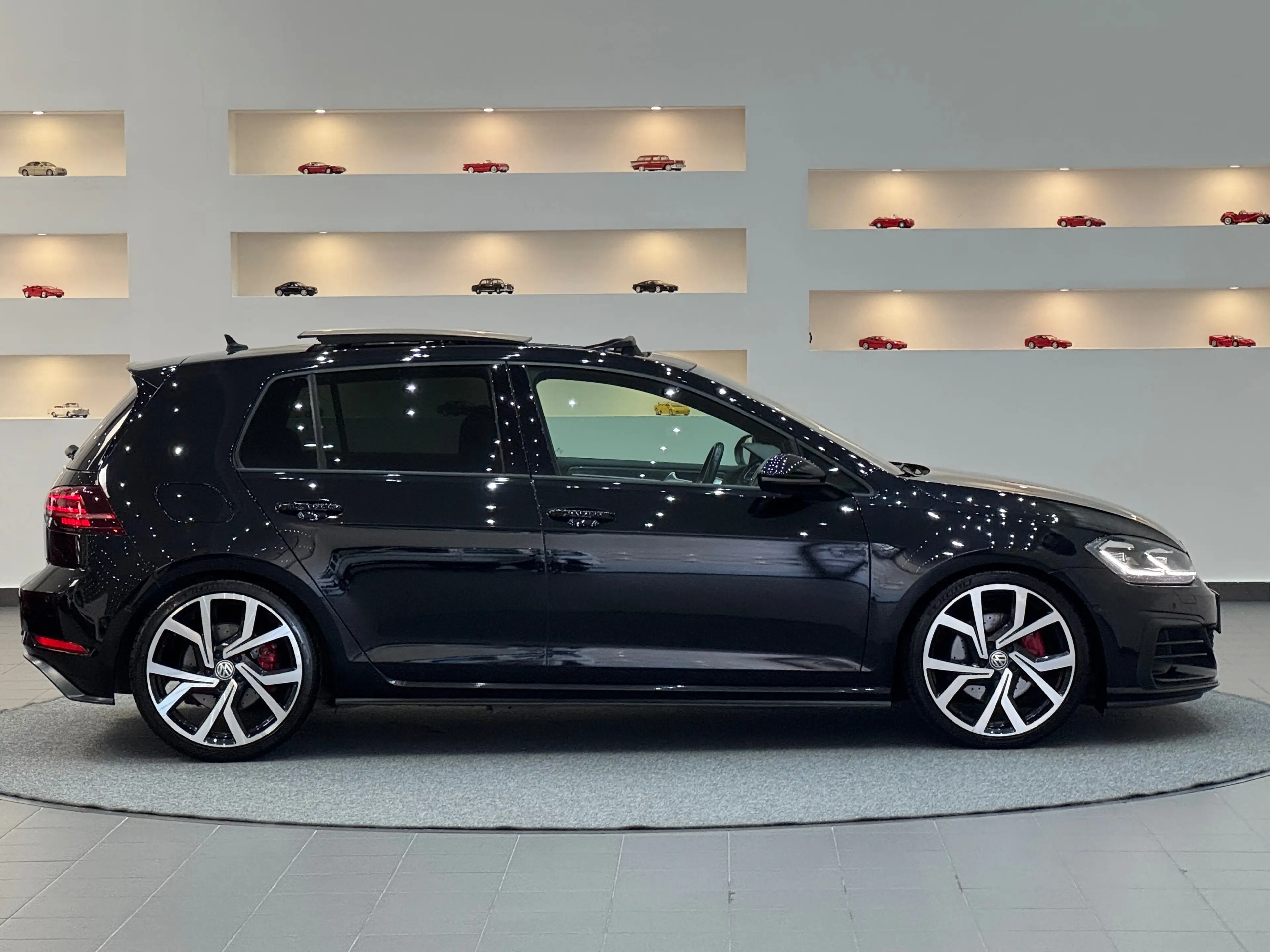 Volkswagen Golf GTD LCI Facelift *Pano*Virtual*DYNAUDIO*19Zoll — photo 5