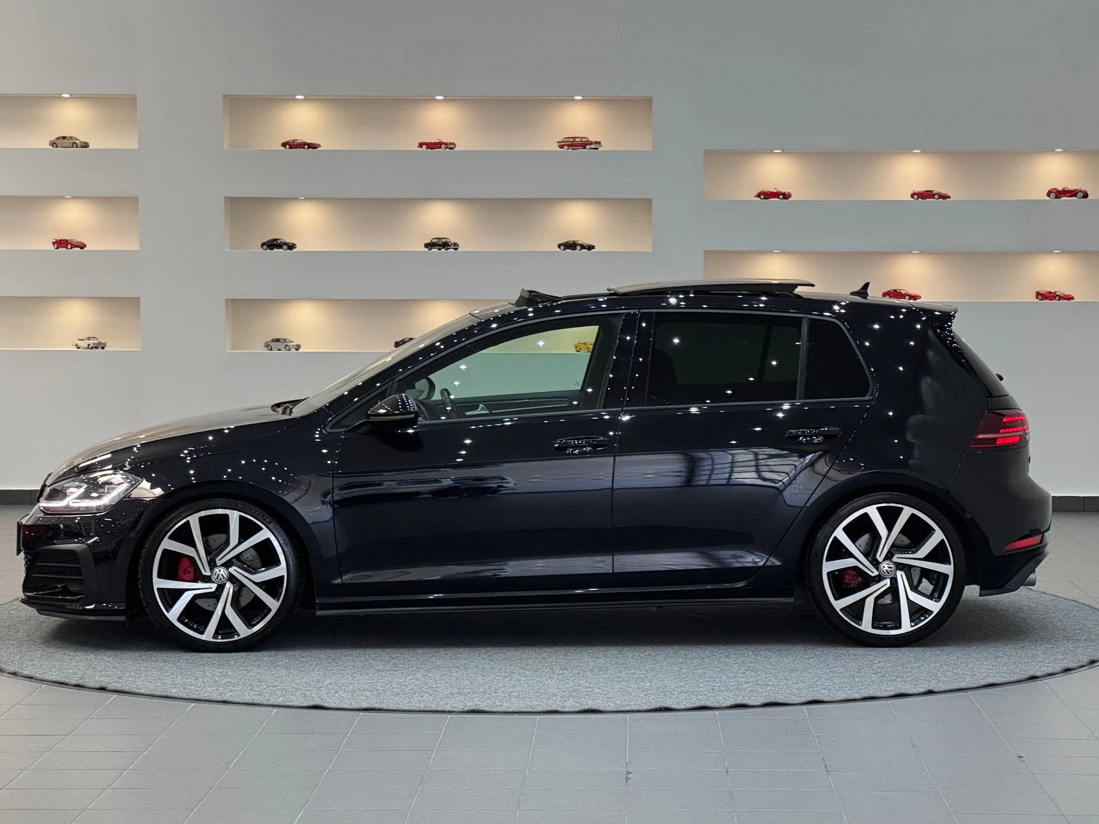 Volkswagen Golf GTD LCI Facelift *Pano*Virtual*DYNAUDIO*19Zoll — photo 2