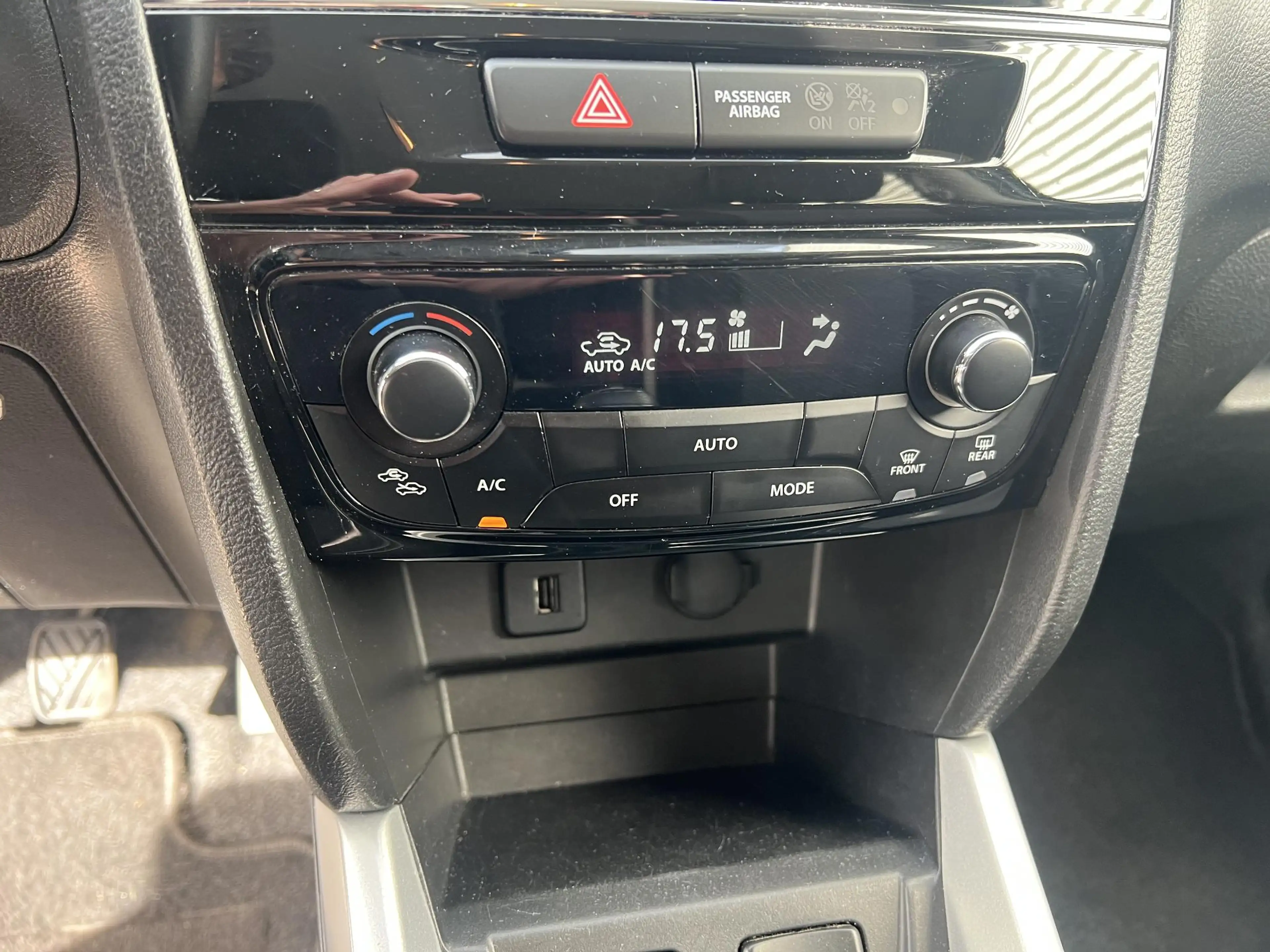 Suzuki Vitara 1.6 Exclusive — photo 11