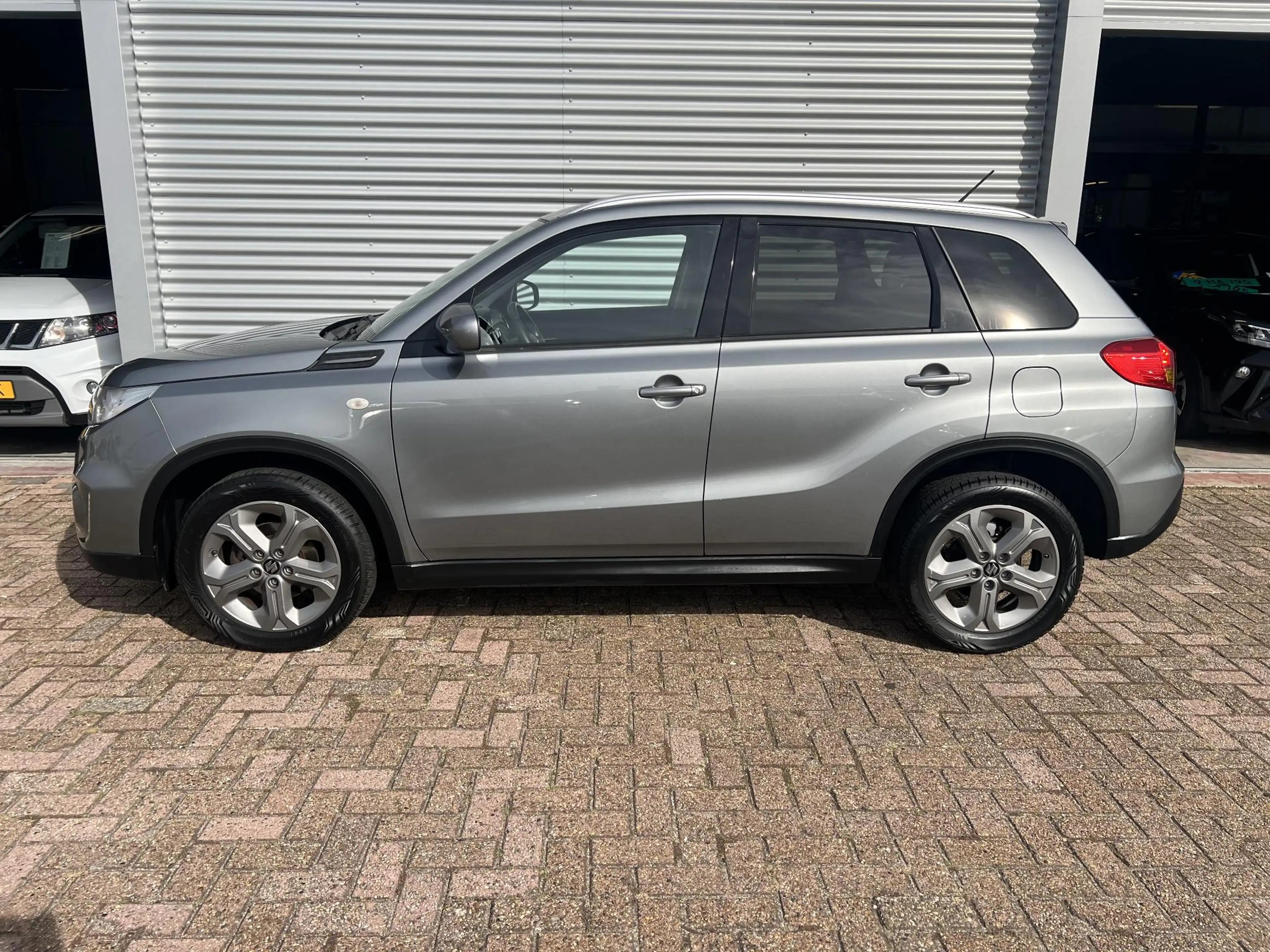 Suzuki Vitara 1.6 Exclusive — photo 5