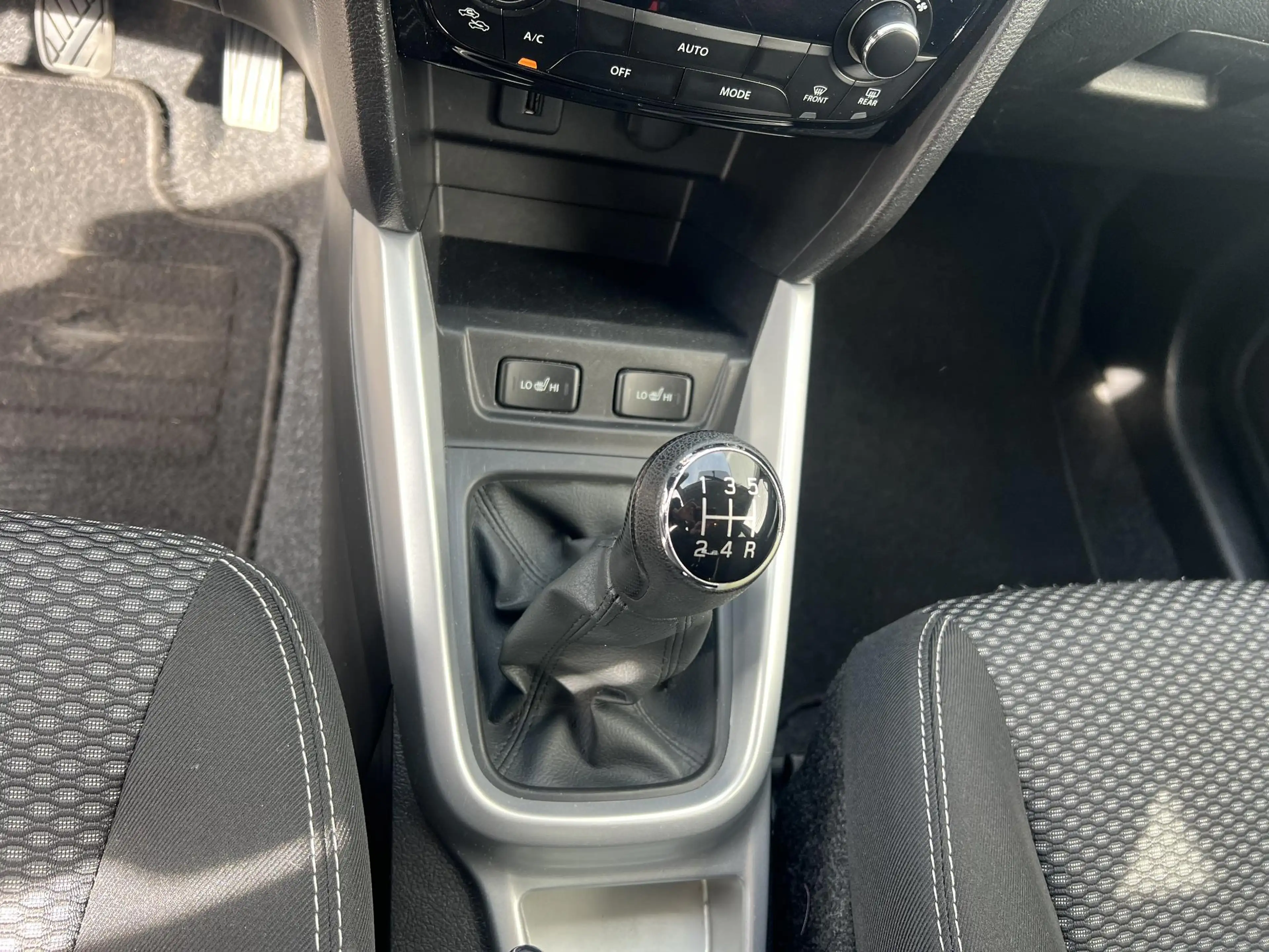 Suzuki Vitara 1.6 Exclusive — photo 12