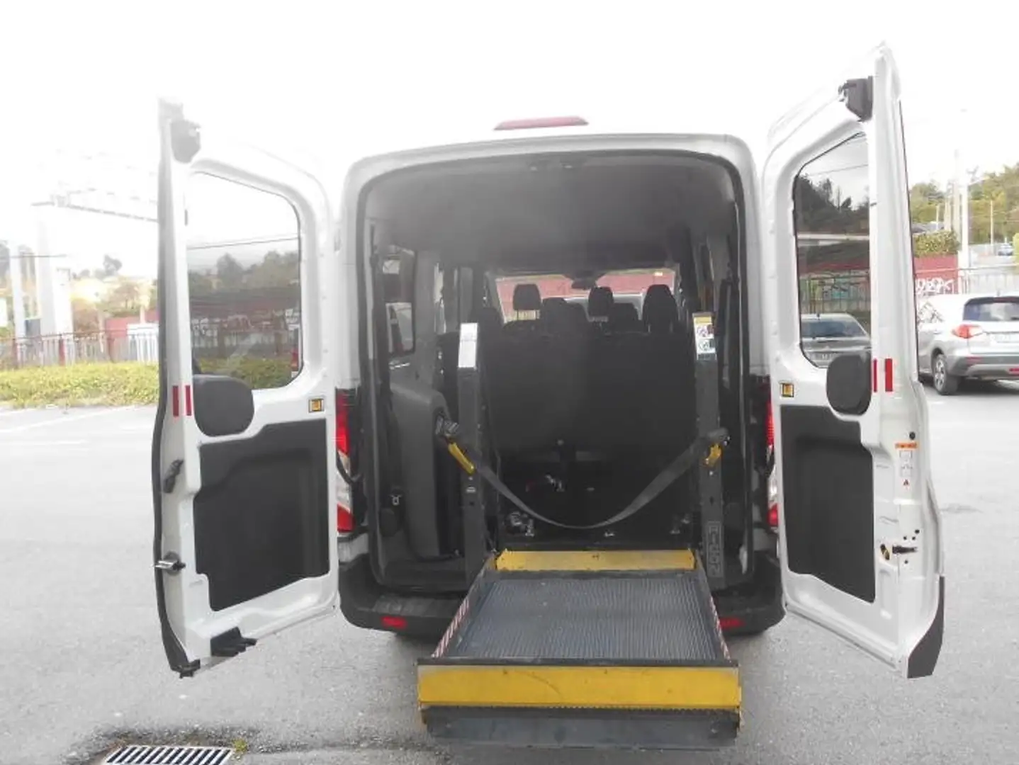 Ford Transit FT 350 EcoBlue Hybrid L2 Kombi Trail 130 Blanco - 2