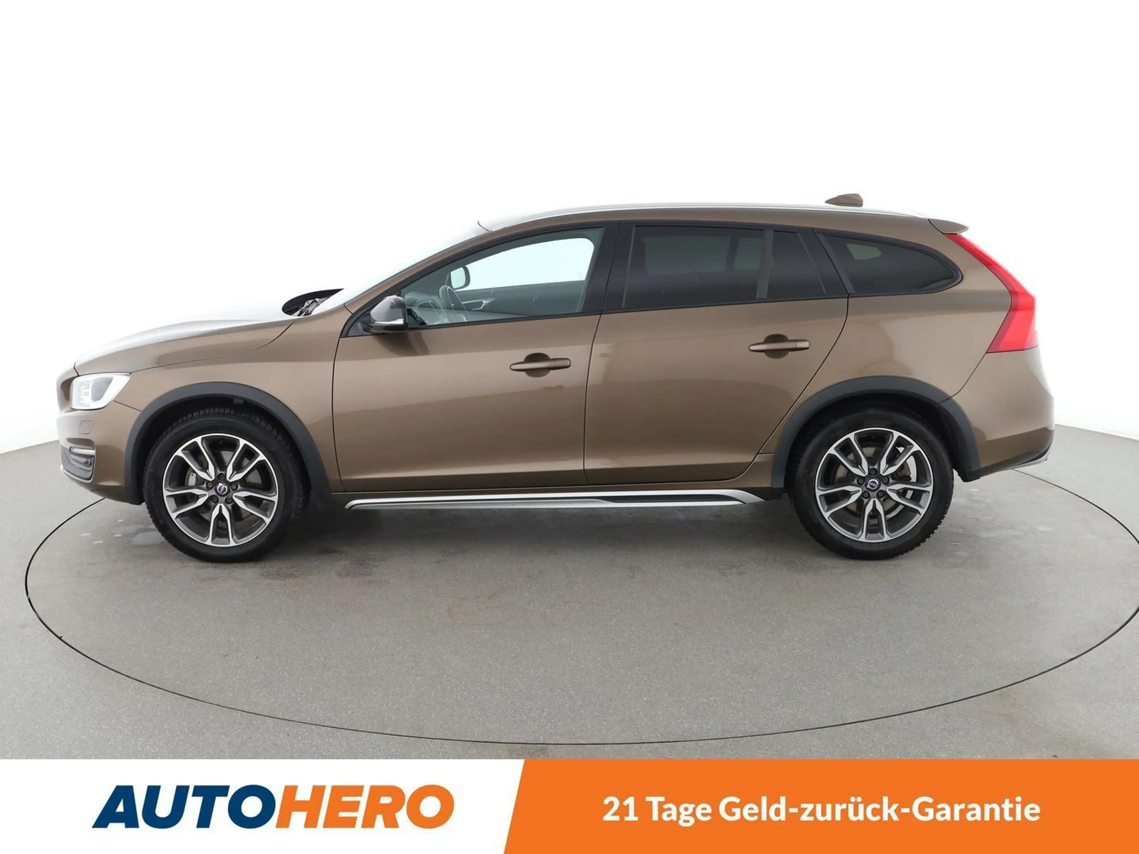 Volvo V60 Cross Country 2.4 D4 Pro AWD Aut.*NAVI*PDC*TEMPO*SHZ* — photo 3