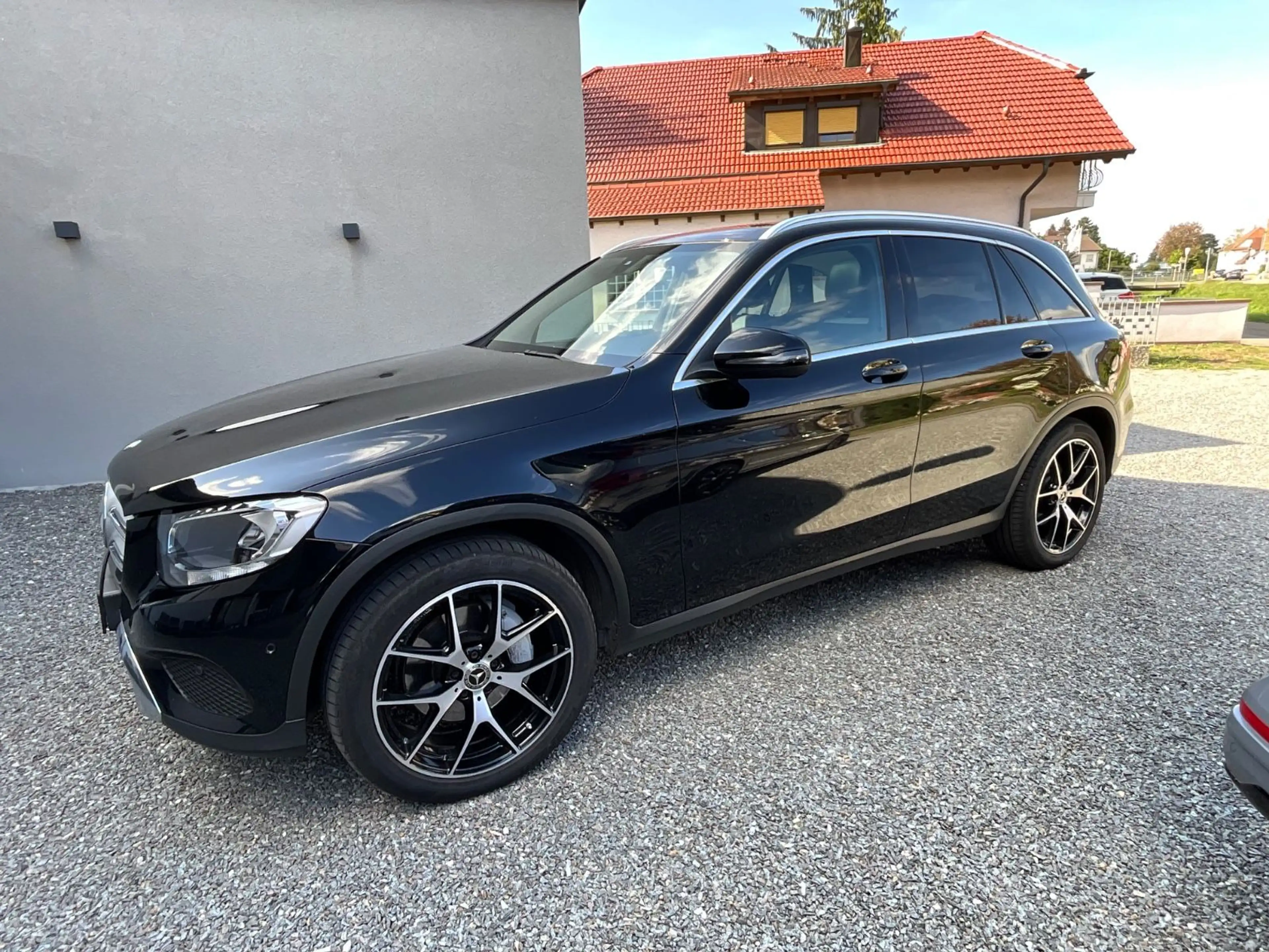 Mercedes-Benz GLC 250 d 4Matic Pano Standheizung AHK — photo 2