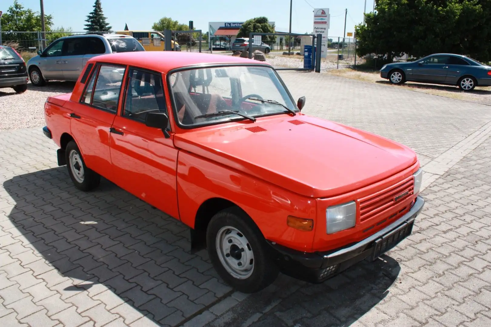 Wartburg 353 S mit AHK und Gutachten Rot - 1