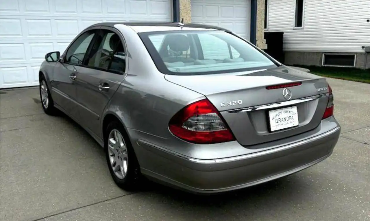 Mercedes-Benz E-Class photo Mercedes-Benz E-Class
