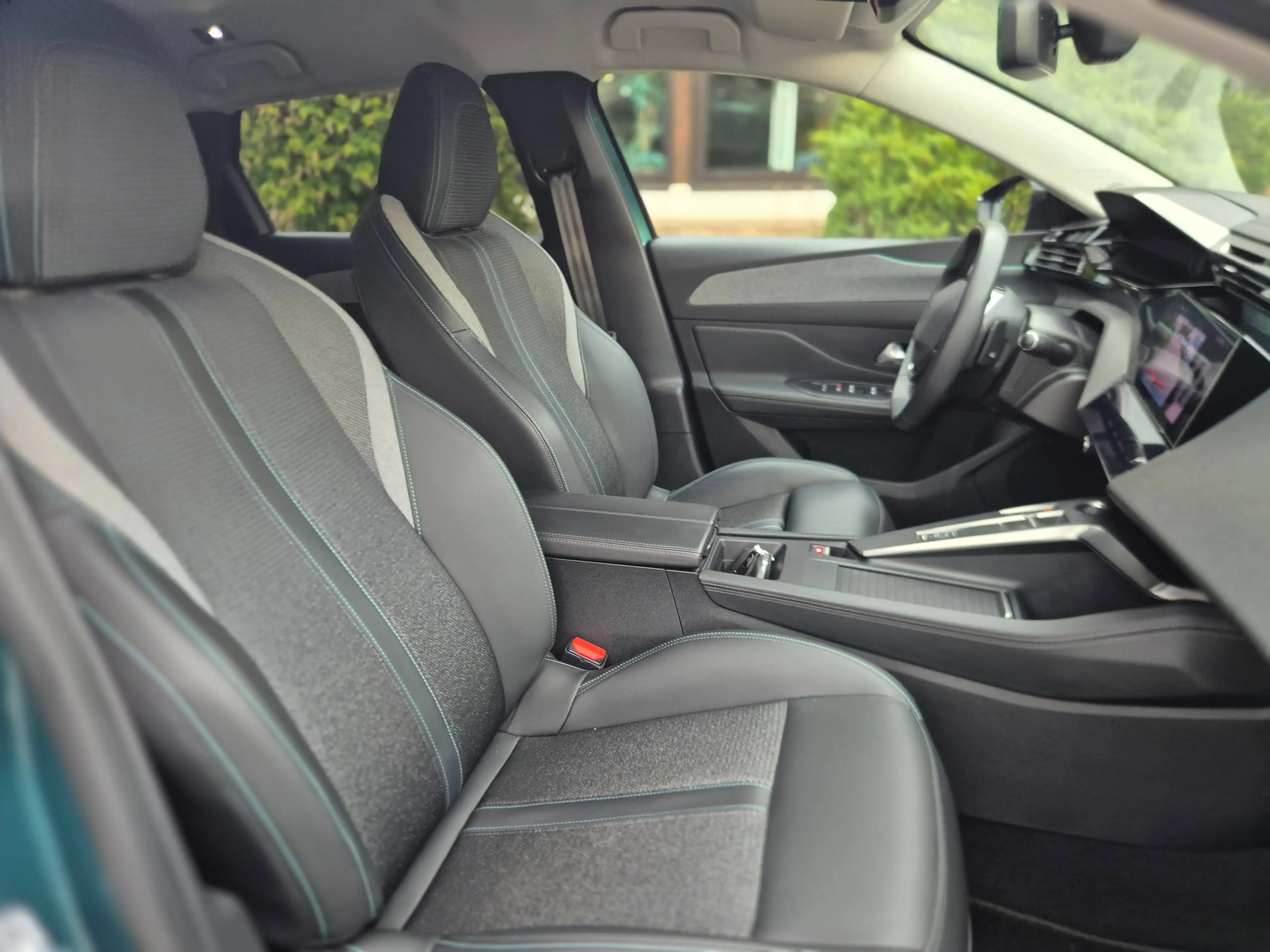 Peugeot 308 308 SW Allure PureTech 130 EAT8 - Automatik/1.Hand/Sitzheizung/Anhängerkupplung — photo 15