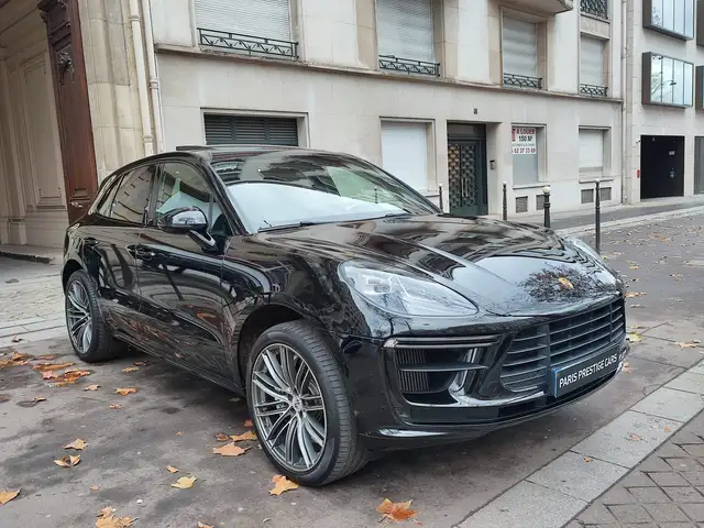 Porsche Macan view 3
