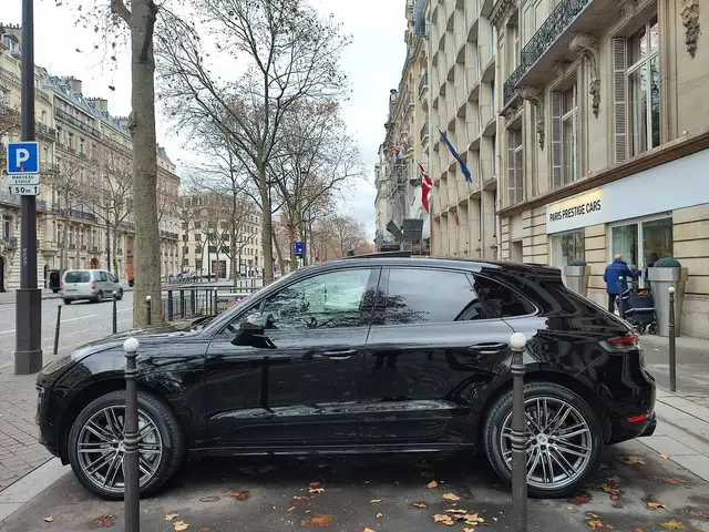 Porsche Macan view 7