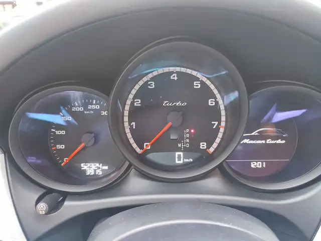 Porsche Macan view 9