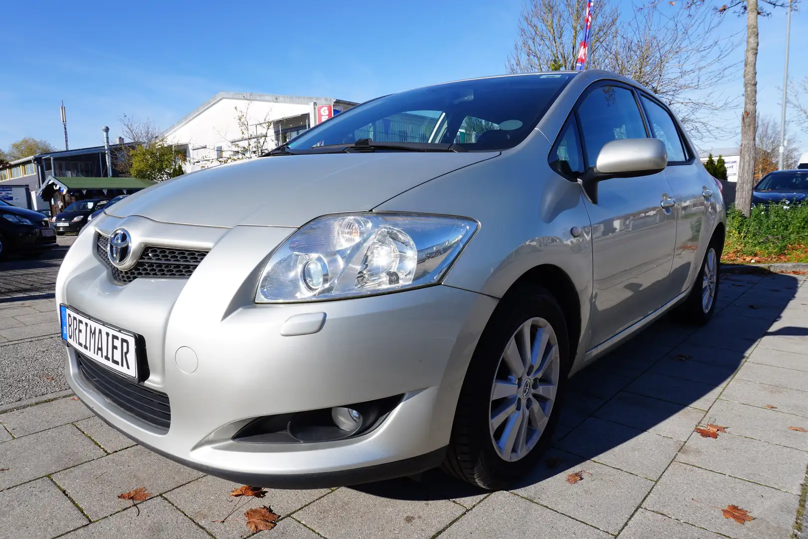 Toyota Auris EXECUTIVE*AUTOMATIK*TÜV NEU*KLIMA*NAVI*LM* Silber - 1