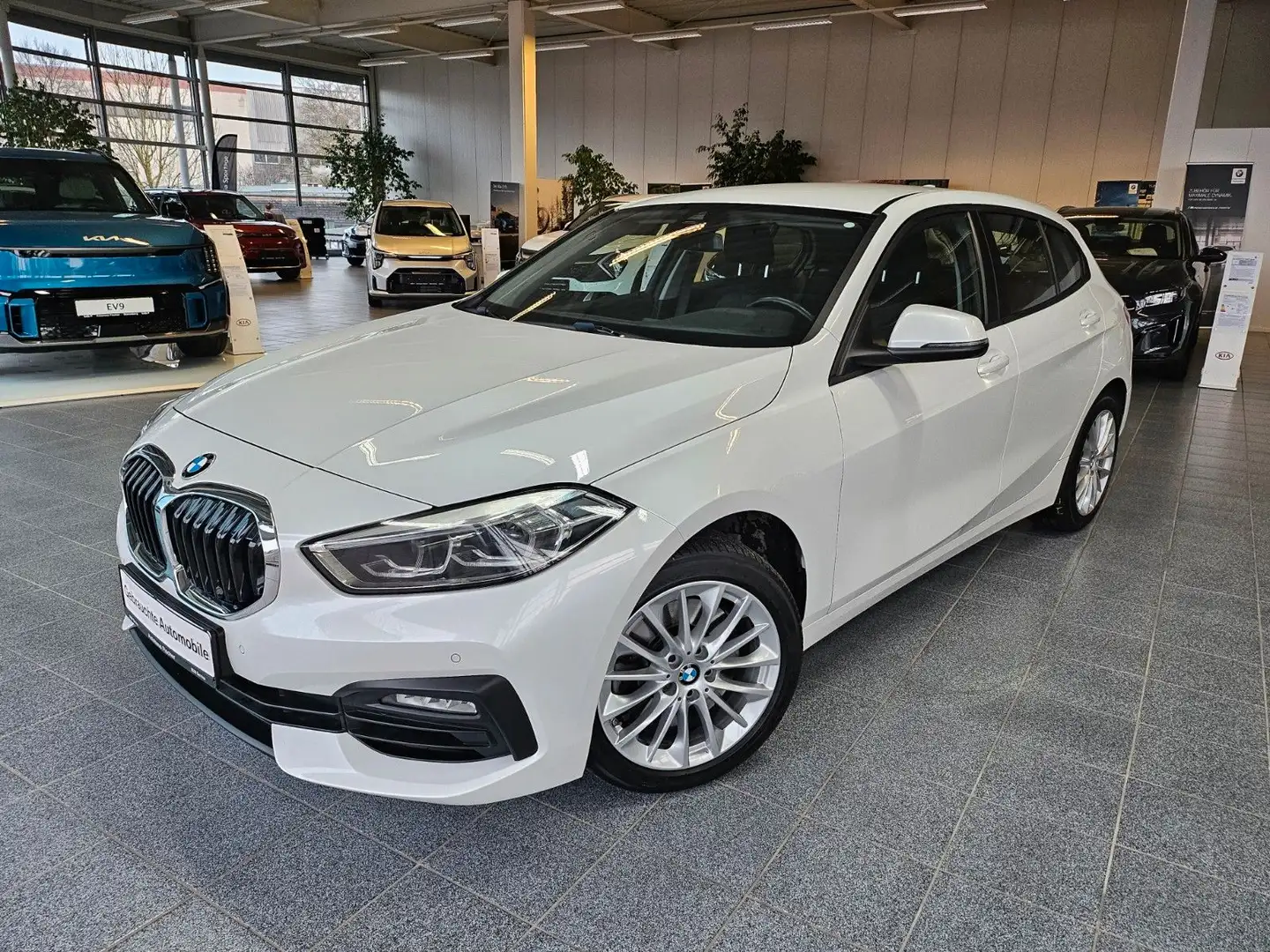 BMW 120 i Advantage Business Comfort Bílá - 1