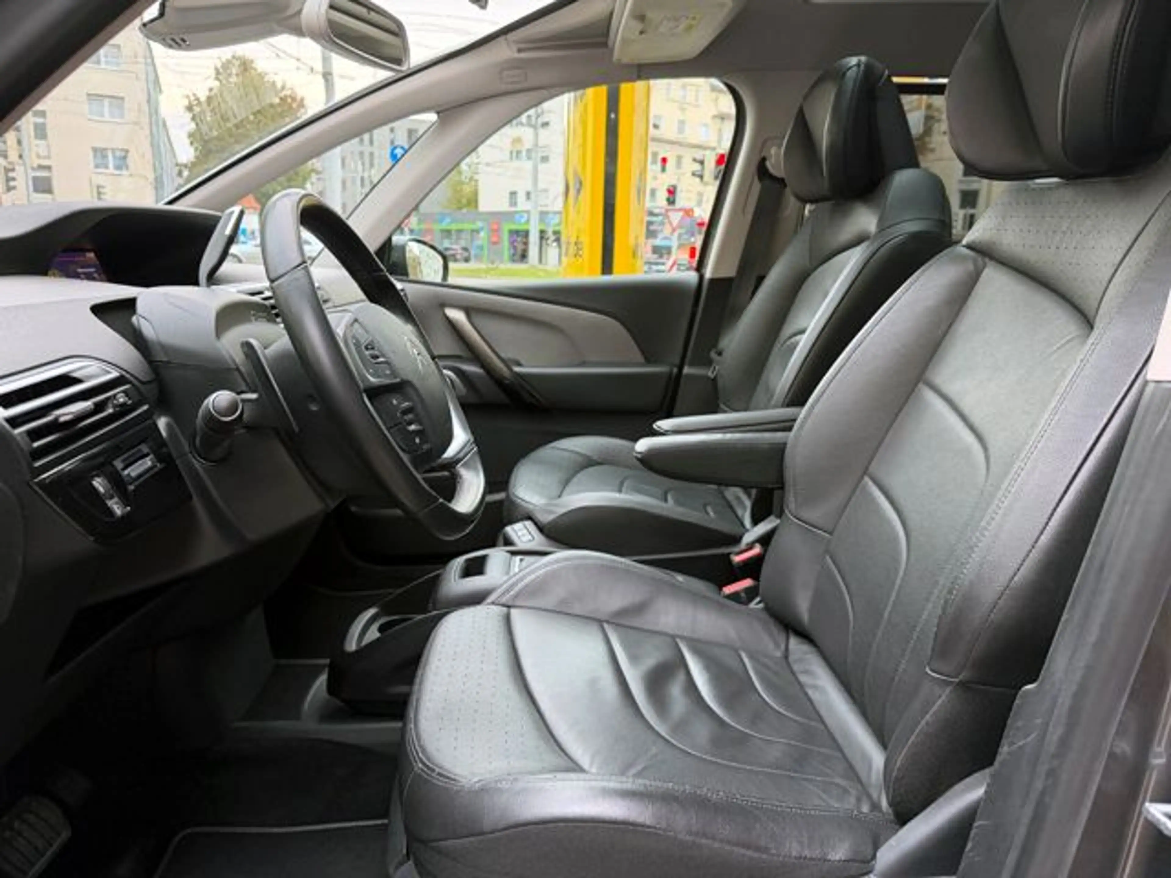 Citroen Grand C4 Picasso Grand Spacetourer Navi/ACC/Xenon/Leder/RFK/Pan — photo 9