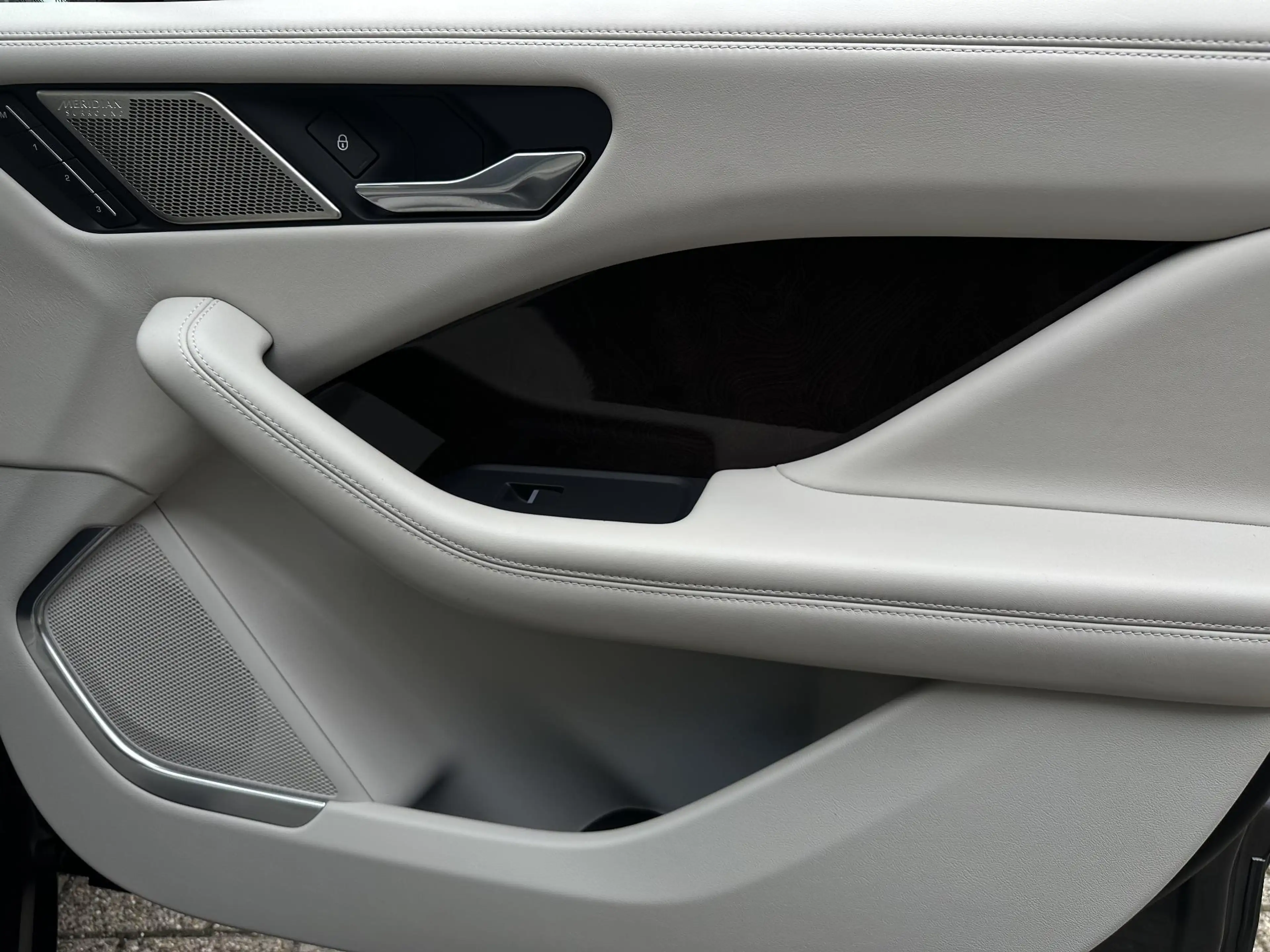 Jaguar I-Pace EV400 First Edition 90 kWh |360° Camera|Pano-dak|S — photo 33