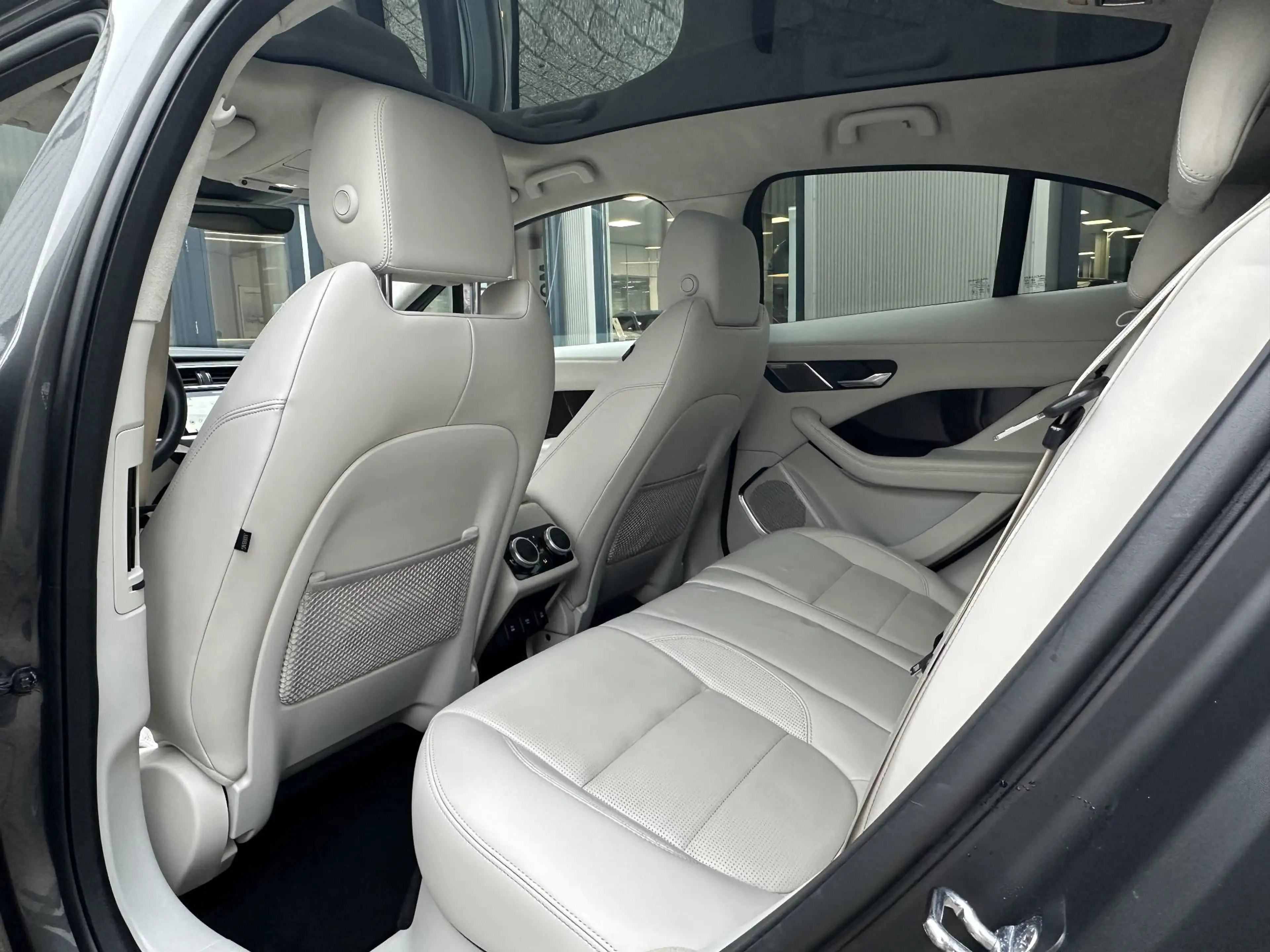 Jaguar I-Pace EV400 First Edition 90 kWh |360° Camera|Pano-dak|S — photo 26