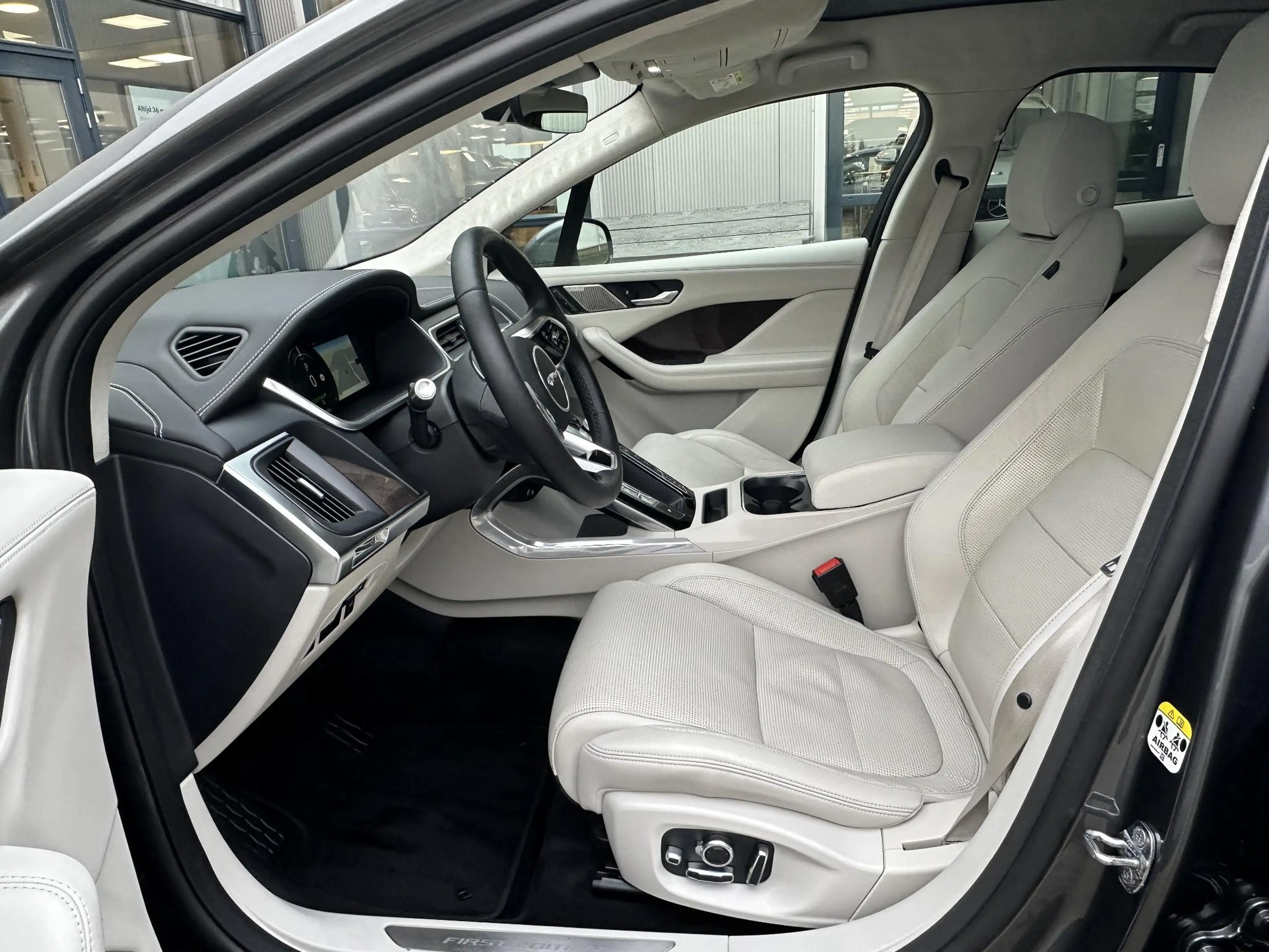 Jaguar I-Pace EV400 First Edition 90 kWh |360° Camera|Pano-dak|S — photo 16