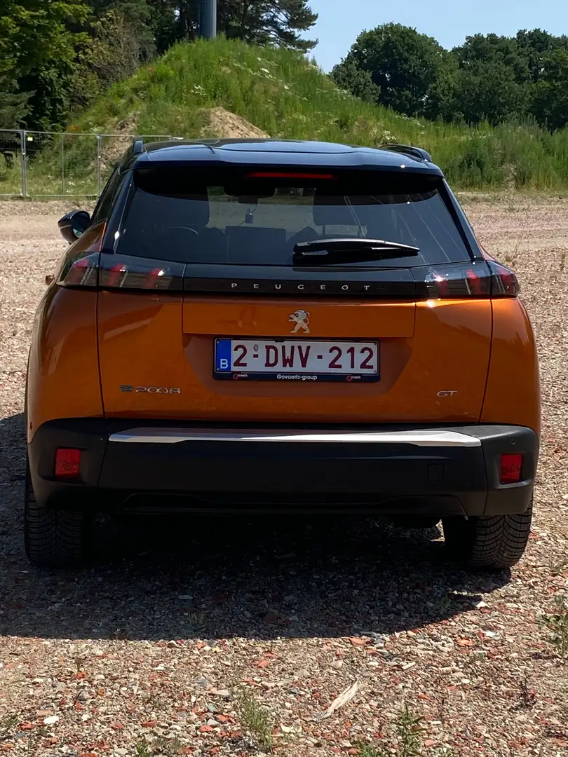Peugeot e-2008 2008 Elektro 136 GT Orange - 2