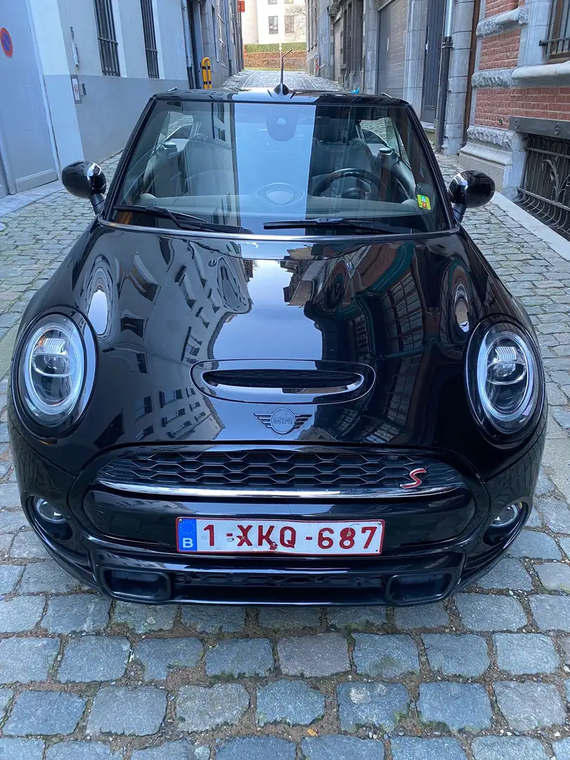 MINI Cooper S Cabrio 2.0 DA S (EU6c) Zwart - 1