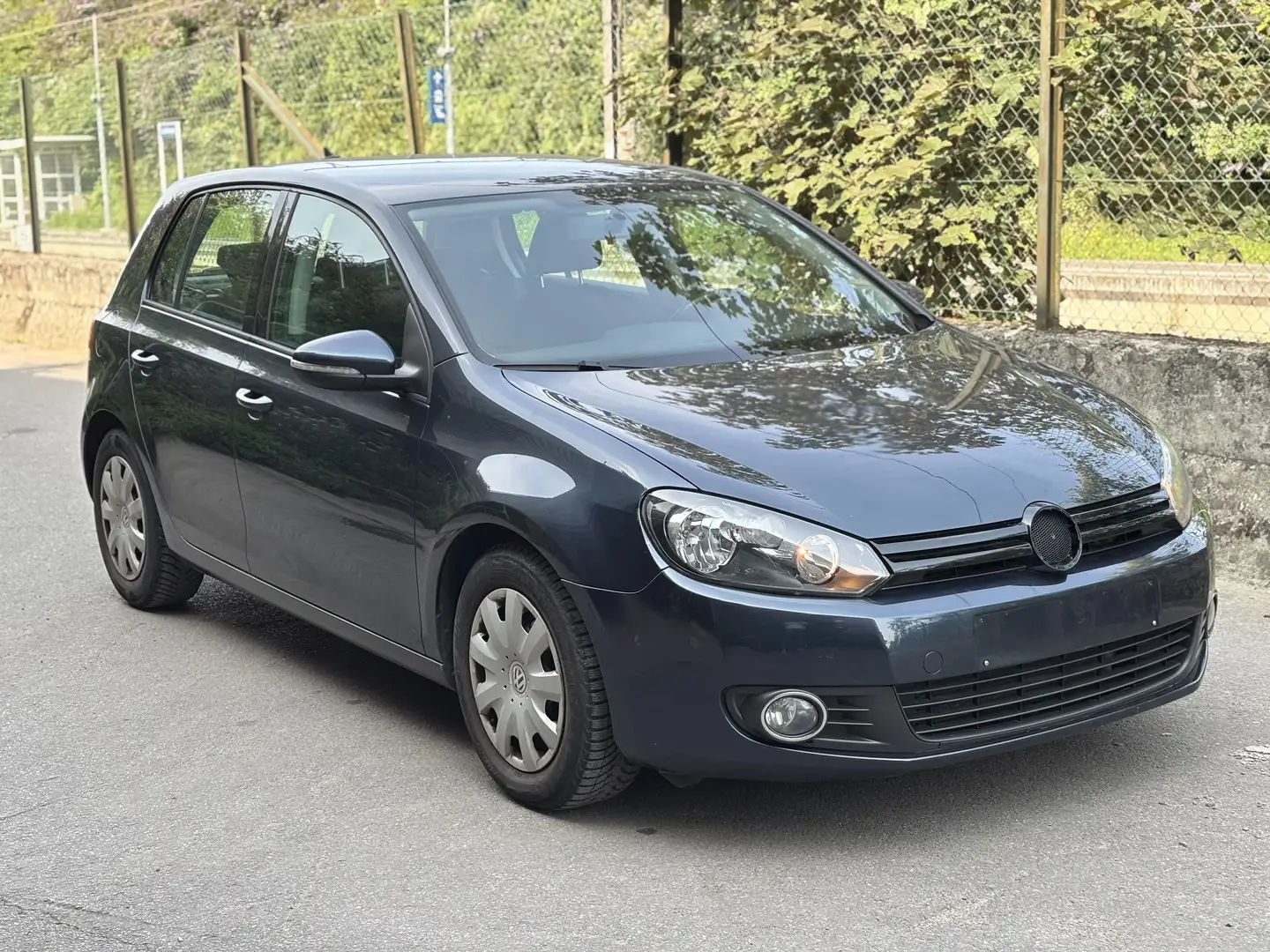 Volkswagen Golf 1.6 CR TDi Trendline DPF Bleu - 1