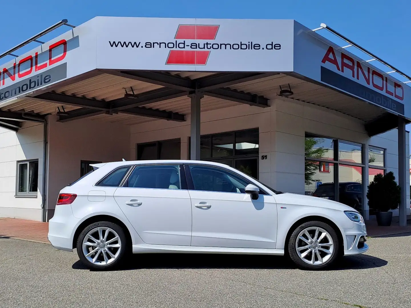 Audi A3 Sportback 1.2 TFSI S line  (1. Hand, Xenon) Weiß - 2